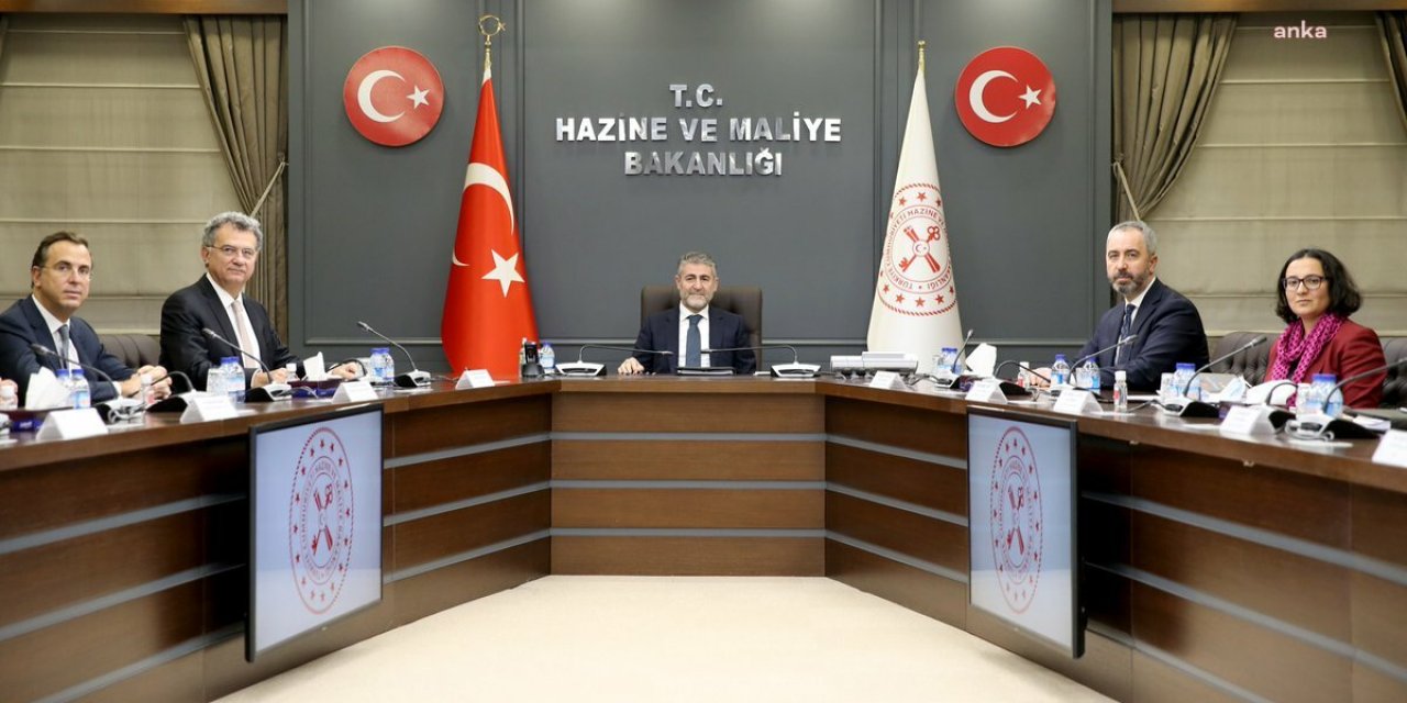 Hazine ve Maliye Bakanı Nebati, TÜSİAD heyetiyle görüştü