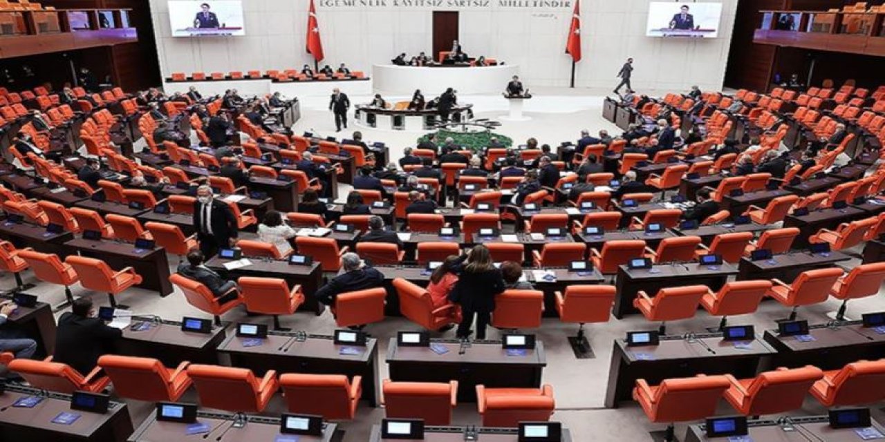 AKP, ekonomiye yönelik 4 maddelik yasa teklifini TBMM Başkanlığı'na sundu