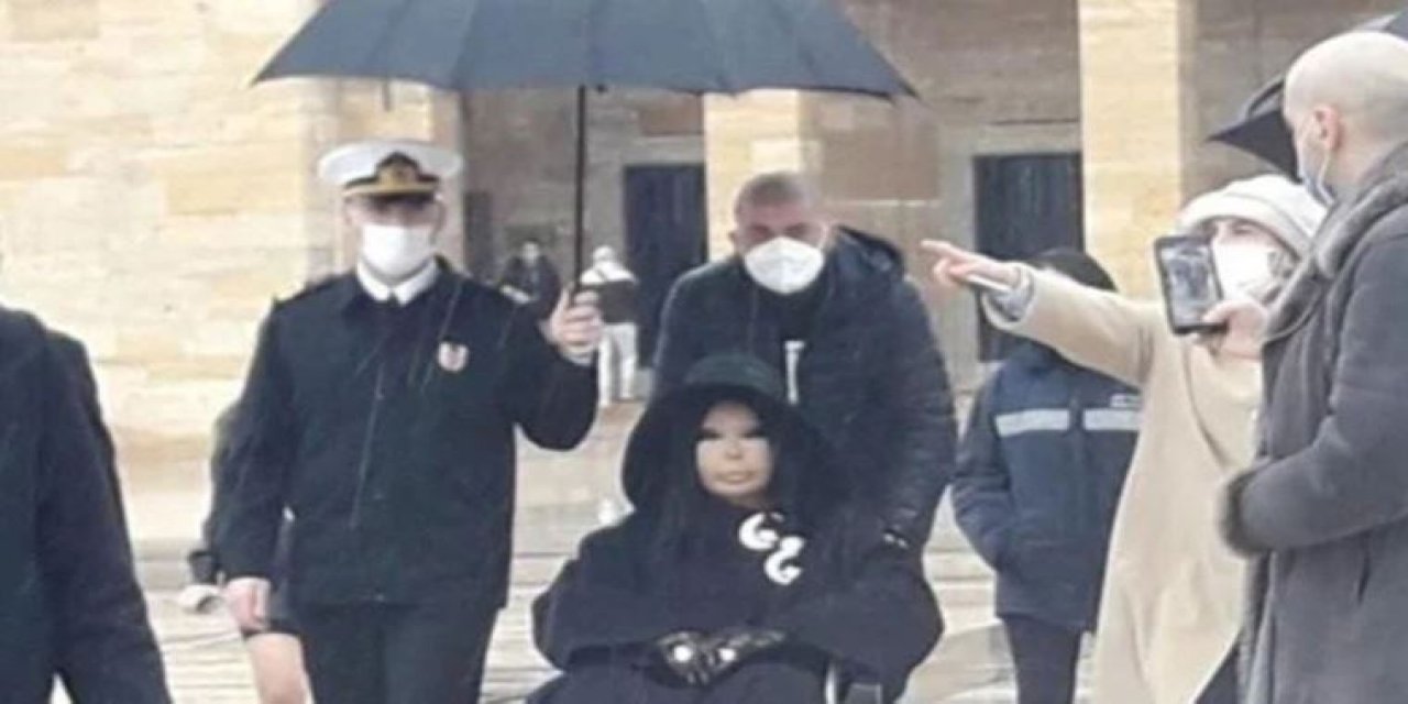 Görüntüler tepki çekmişti: Bülent Ersoy'un ziyareti sonrası Anıtkabir komutanı görevden alındı