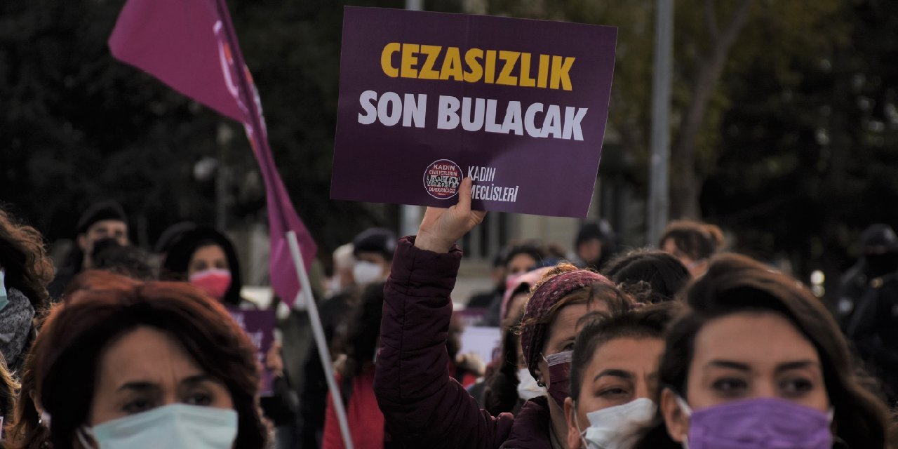 Telefonuna gelen mesajı göstermedi... Hamile eşini öldüresiye dövdü