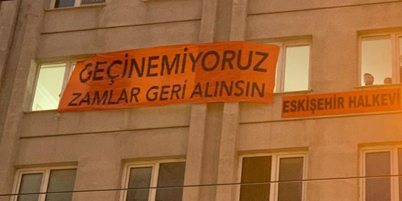 "Geçinemiyoruz" pankartına para cezası kestiler