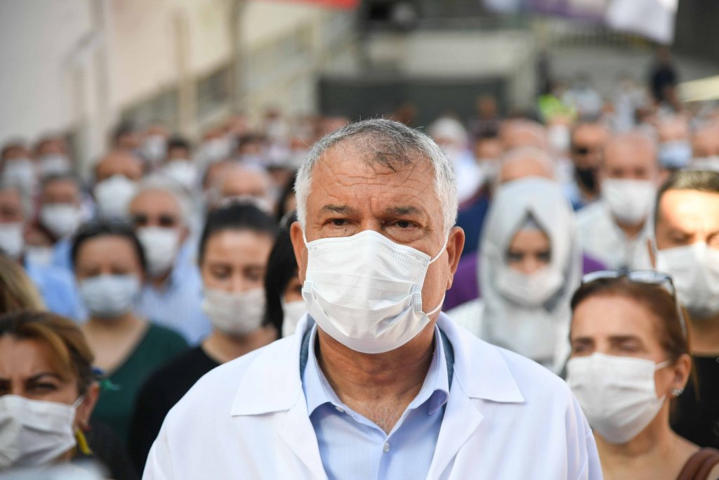 Adana Büyükşehir Belediye Başkanı Karalar, koronavirüse yakalandı