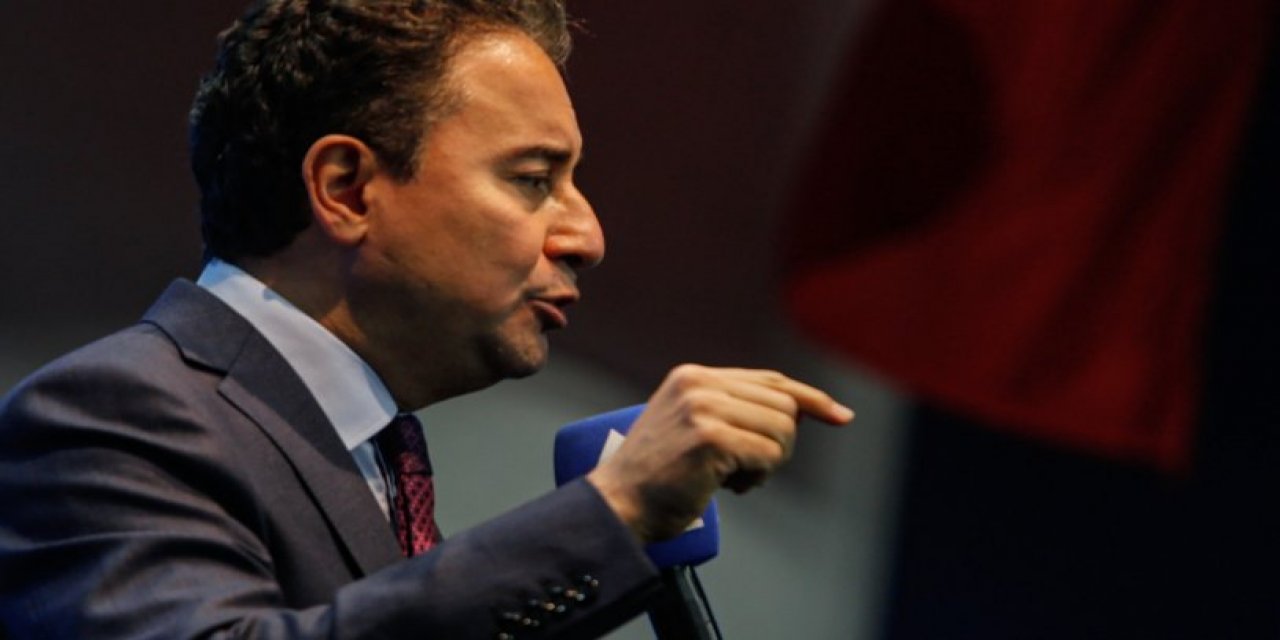 Ali Babacan'dan Sezen Aksu'ya destek: 'Şarkı sözlerini çarpıtan zihniyet bu ülkeye sadece kötülük yapmaktadır'