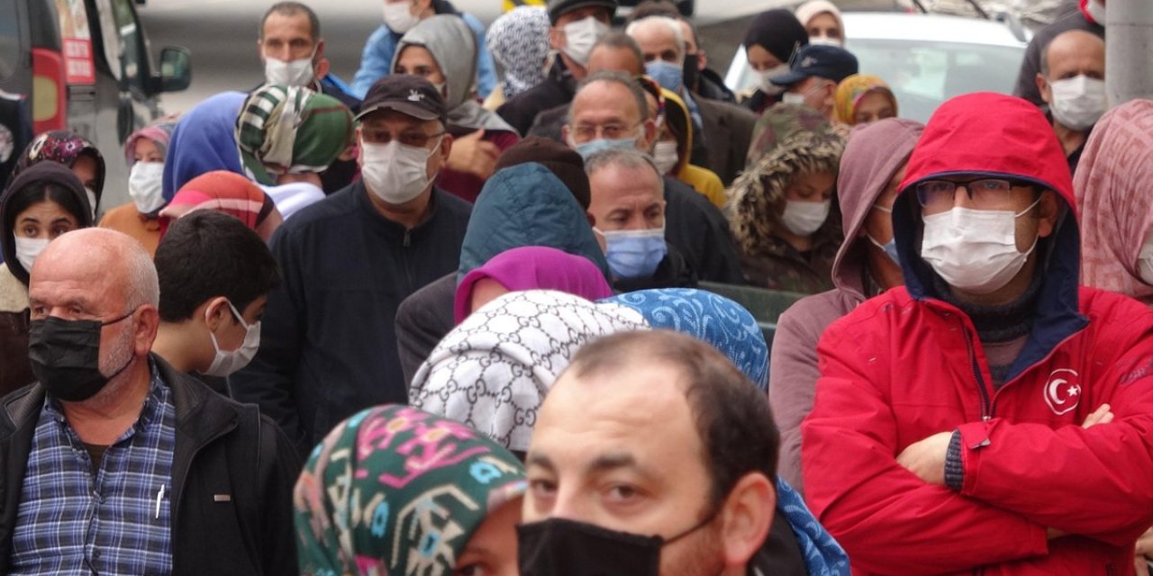 Ne virüsü ne polisi dinlediler... İndirimi duyan markete akın etti!