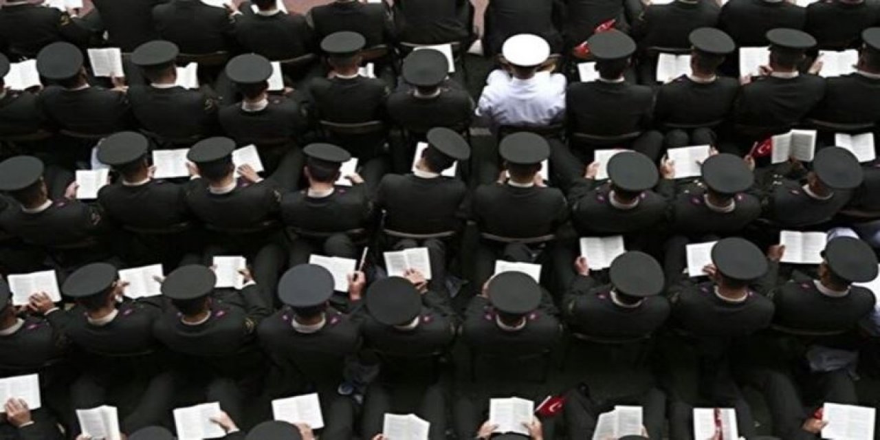 "Genel Komutanlık Karargahına tarikat mensubu sivilleri davet ediyorlar" Odalarında zikir çeken rütbeliler kimler?