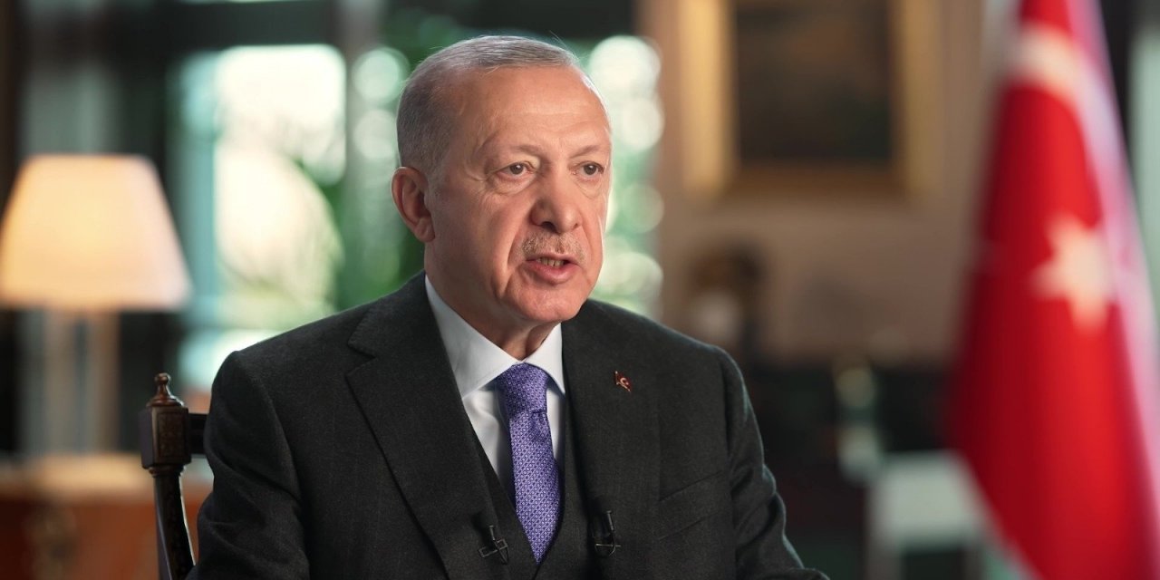 "İlk kez değil, daha önce de olmuştu" diyerek Erdoğan'ın sözlerinin sansürlendiğini duyurdu: 'Kim bu Saray'ın sansürcüsü?'