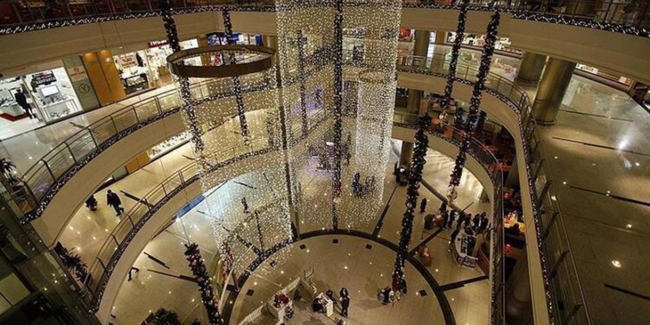 İstanbul'da kar yağışı: AVM'ler bugün de erken kapanacak