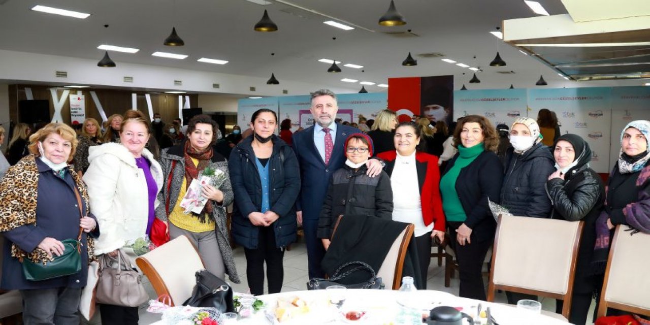 ‘Demokrat Kadınlar’ Bayraklı’da buluştu