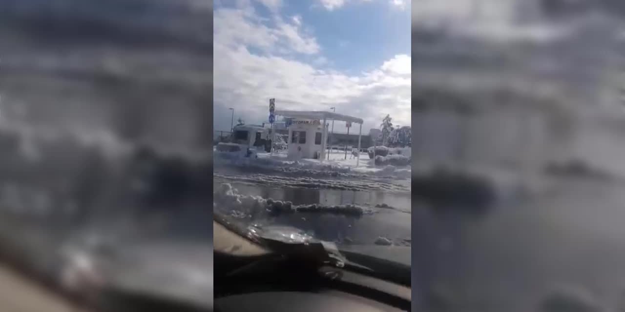 CHP'li Aydoğan, Atatürk Havalimanı'na gitti: "Ulaşımı en kolay havalimanı özelliği taşıyorduysa bu havalimanı neden kapatıldı?"