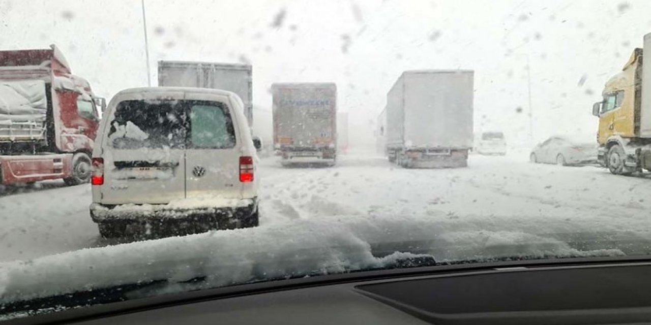 Karayolları'nın karla mücadele işini özel şirkete verdiği ortaya çıktı