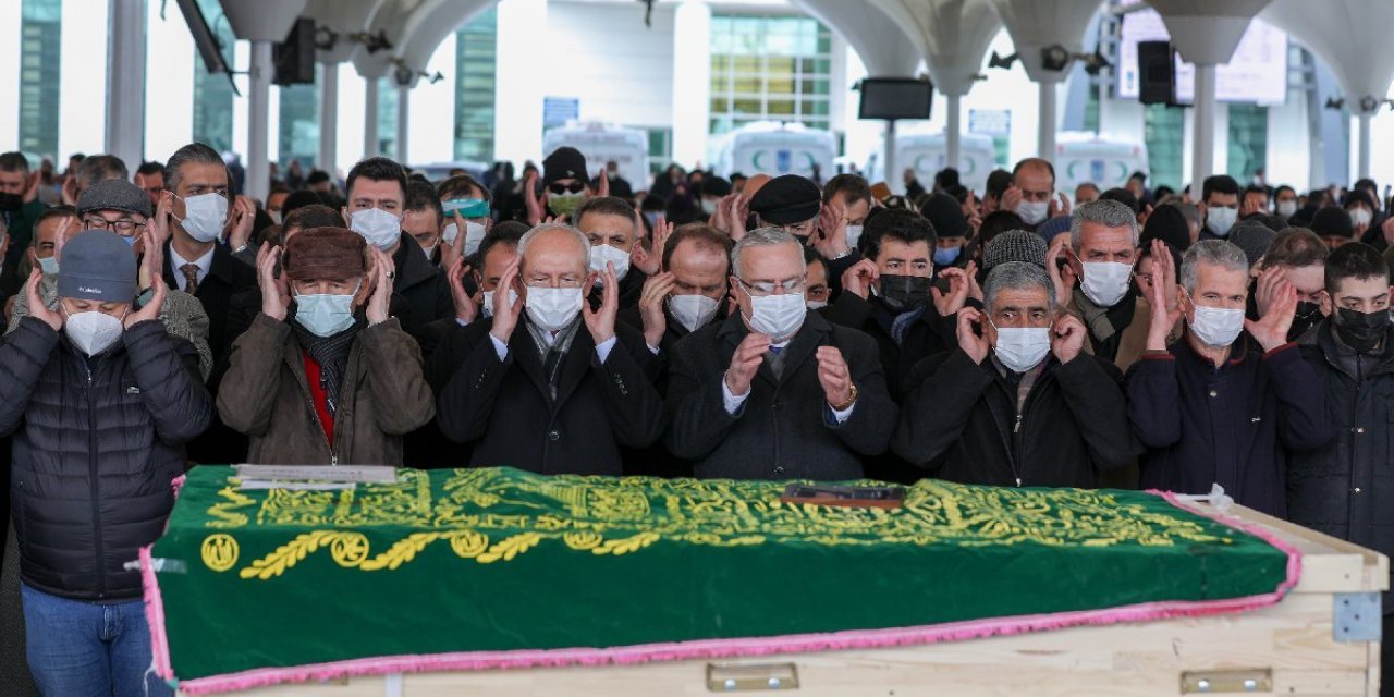 İktisatçı Nazif Ekzen son yolcuğuna uğurlandı