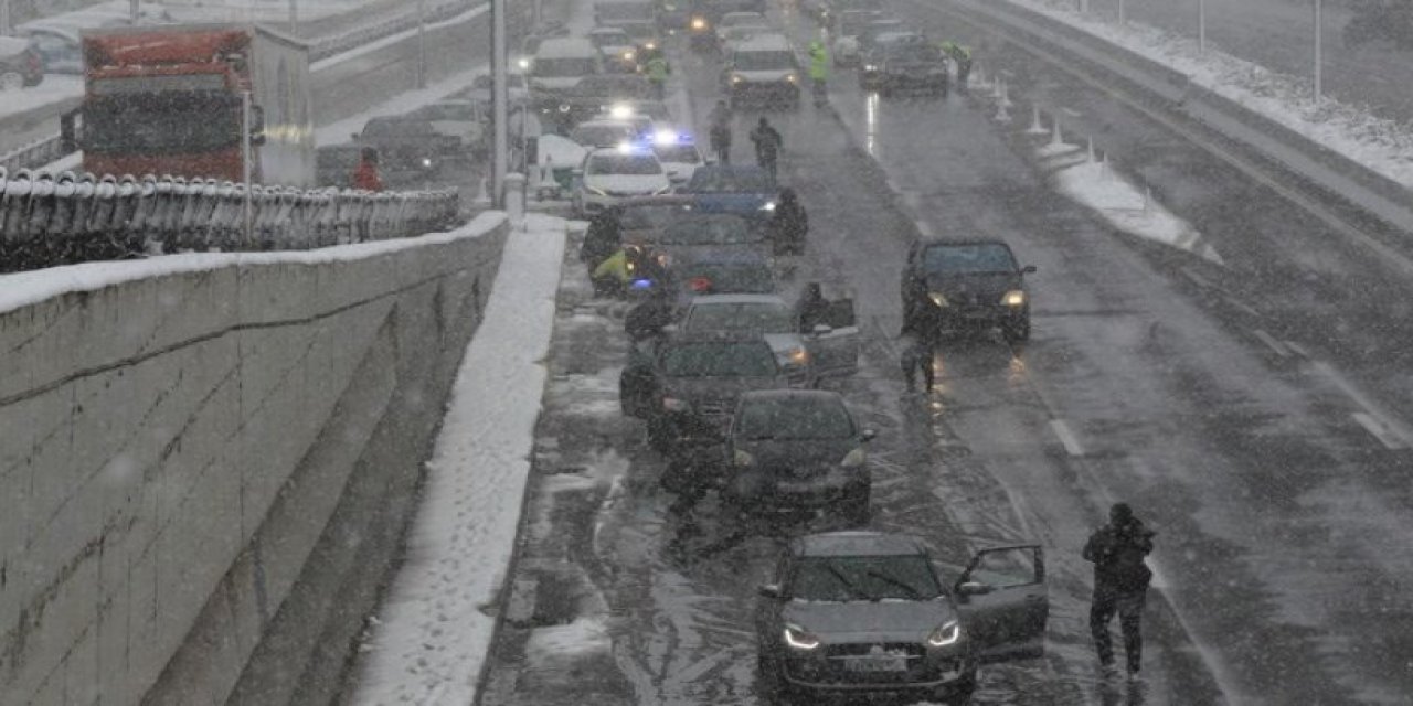 Binlerce kişi mahsur kalmıştı