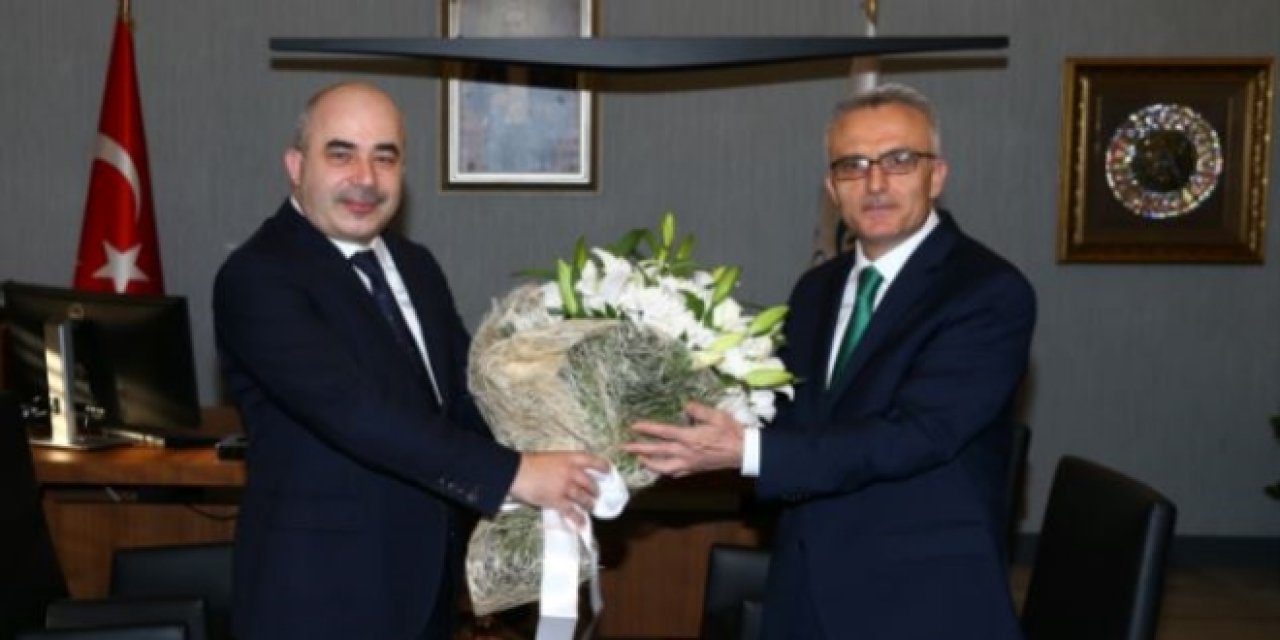Uysal geldi, "Uysal" gitti... TCMB'de devir teslim töreni yapıldı!