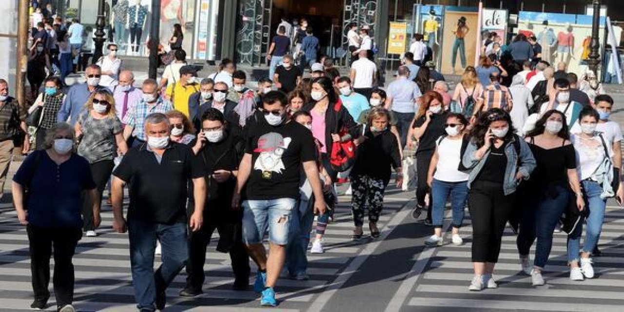 Bilim Kurulu üyesi "Filmi başa saracak" diyerek duyurdu: Omicron'un ardından 'BA.2' paniği