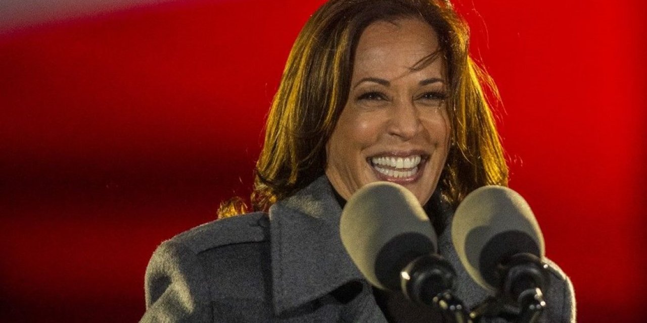 ABD'nin İlk kadın başkan yardımcısı! Afro-Amerikan Kamala Harris kimdir?