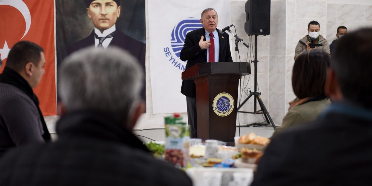 Seyhan Belediye Başkanı Akay kırsaldaki muhtarlarla bir araya geldi