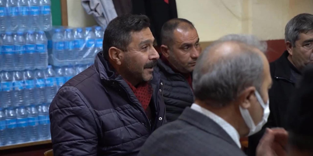 Babacan'ın dinlediği Konyalı çiftçi: "Karına mı iş yapıyoruz zarara mı iş yapıyoruz?"