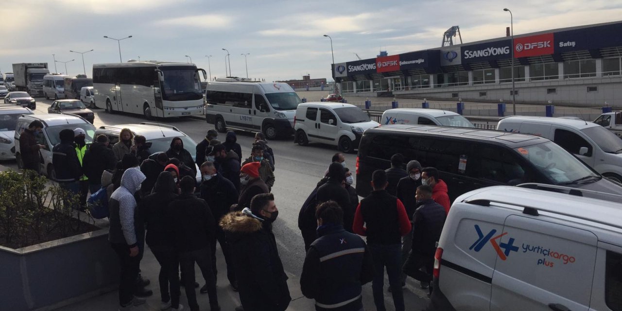 Kontak kapattılar: Yurtiçi kargo çalışanları eylem yaptı