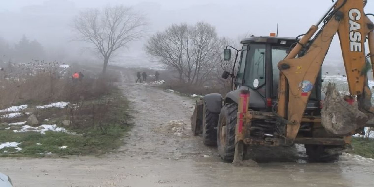 Polis kimseyi geçirmiyor: Büyükçekmece'deki gizemli kazı tekrar başladı