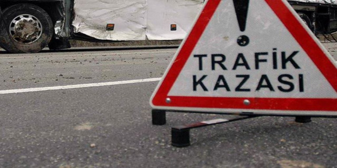 Antalya'da TIR yolcu otobüsüne çarptı: 11 yaralı