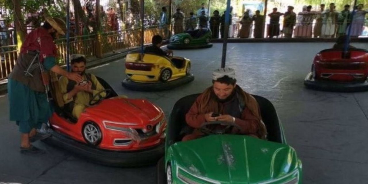 Taliban militanları artık lunaparka silahla giremeyecek