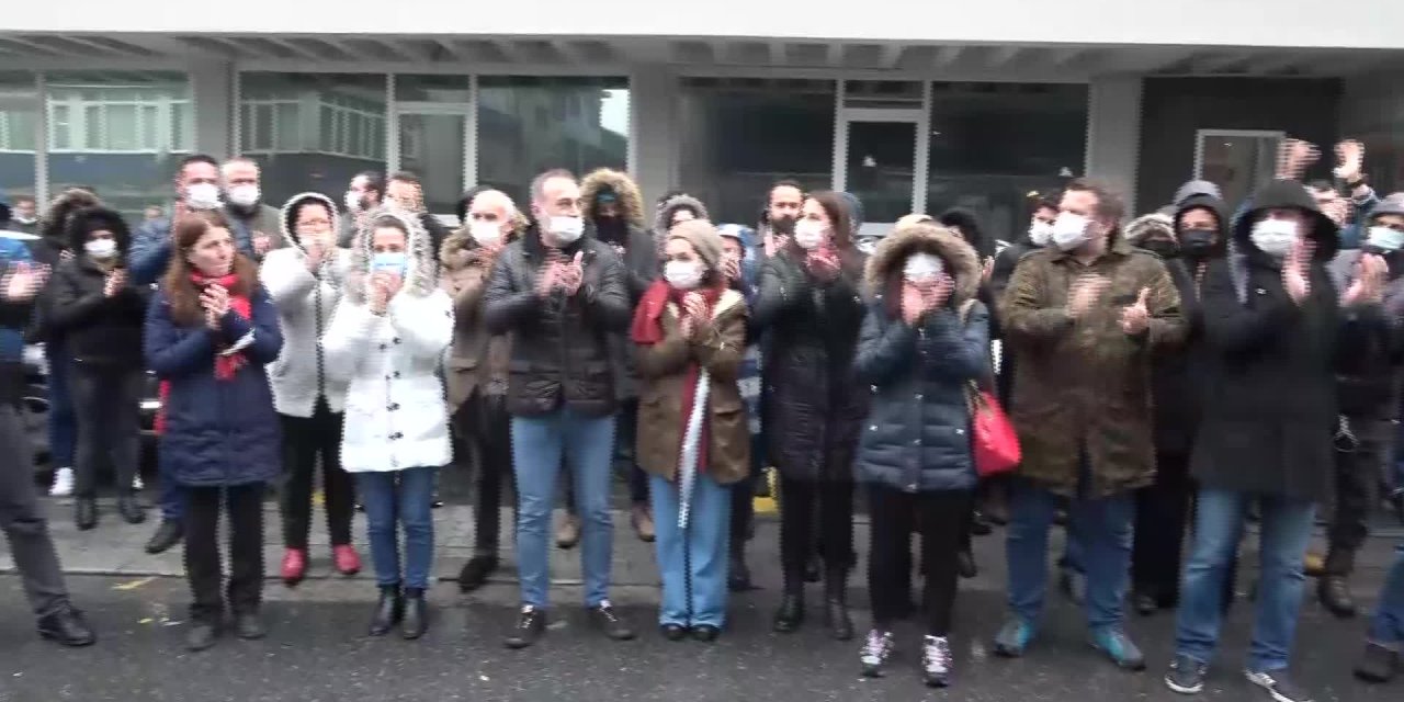 Digitürk çalışanlarından yüzde 17'lik zamma alkışlı protesto
