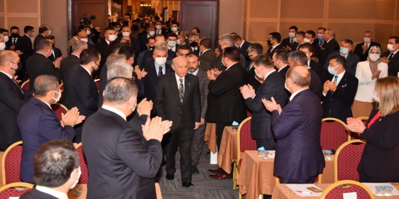 Türkiye’nin dış politikasına ilişkin sunum yaptı: MHP kampında dikkat çeken isim