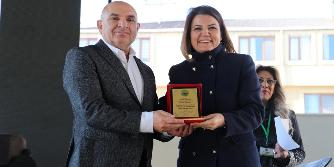 İzmit Belediye Başkanı Hürriyet, Ardahanlıların heyecanına ortak oldu