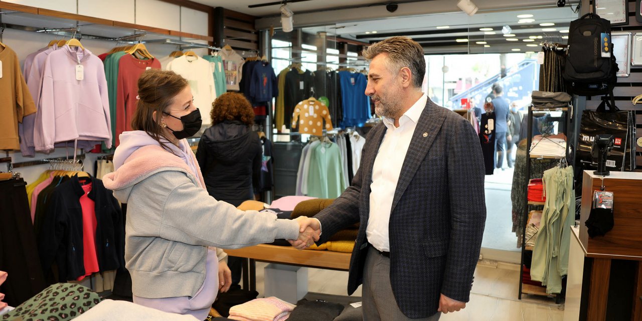 Bayraklı Belediye Başkanı Sandal: "Esnafın yarası derin"