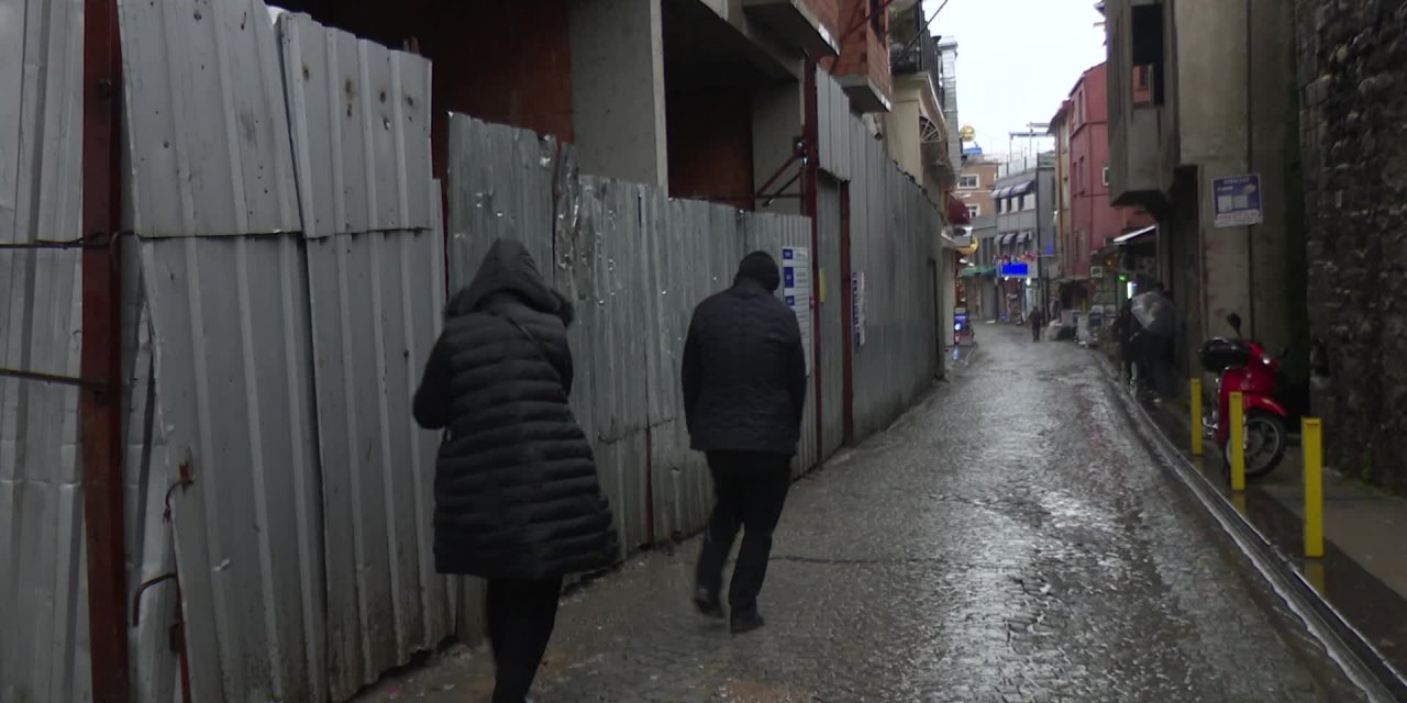 İBB, Süleymaniye Camii'nin siluetini bozan yurt inşaatını mühürledi