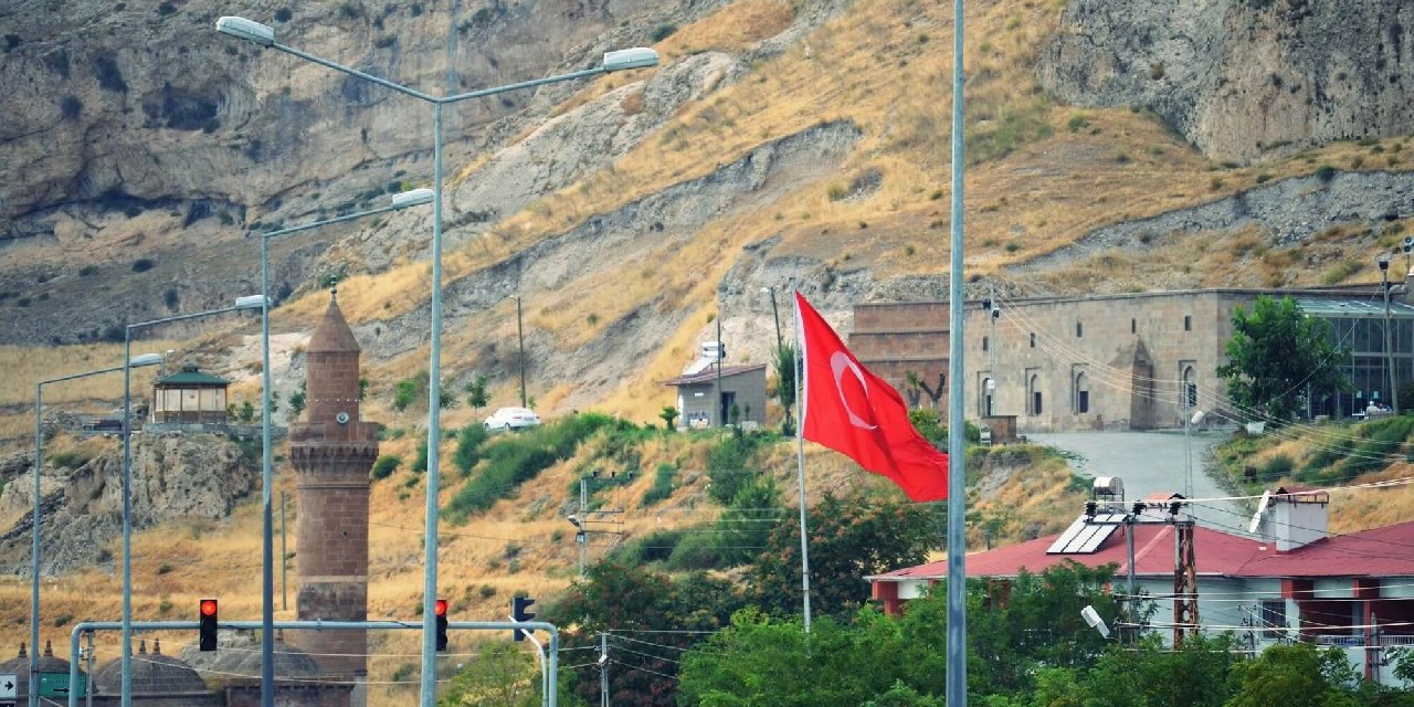 AKP'li belediyede işçilere 8 aydır maaş ödenmiyor! "Şikâyet ettiğimiz hiçbir kurum bizimle ilgilenmiyor"