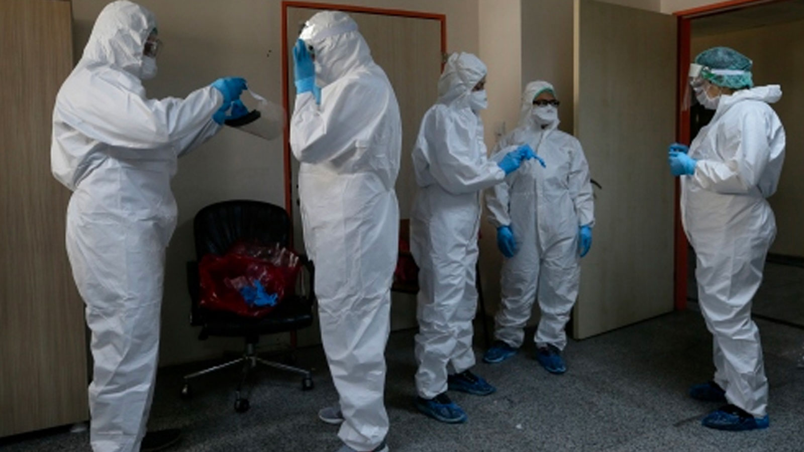 Koronavirüs hastası ve temaslılarının listesini paylaşan öğretmene soruşturma