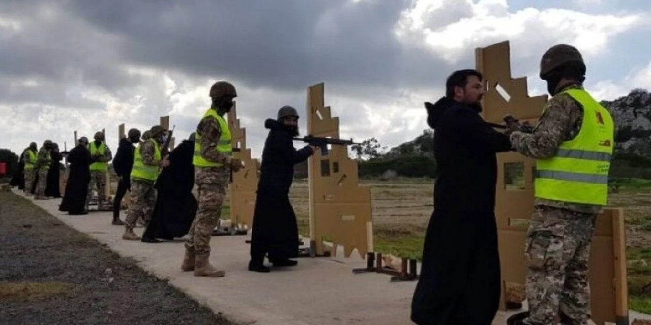Güney Kıbrıs’ta rahiplere silah eğitimi verildi