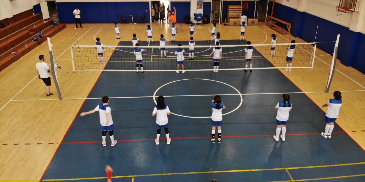 İBB’den 35 okula yeni spor salonu