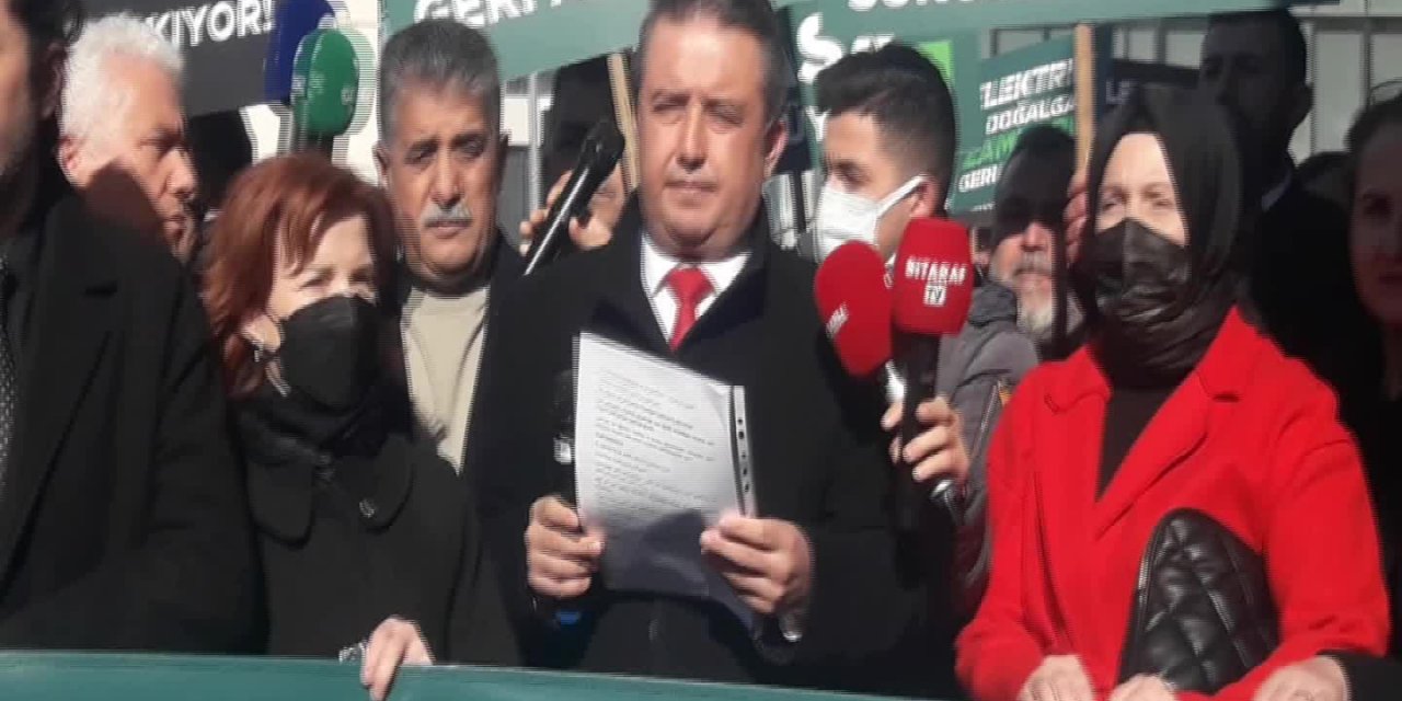 Gelecek Partisi İstanbul'da elektrik zamlarını protesto etti: "Elinizi vicdanınıza koyun, bu zamları geri alın"