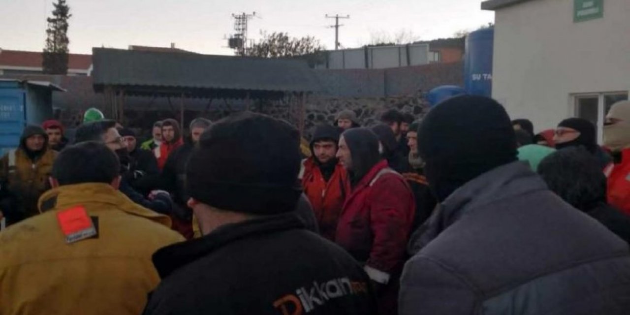 İzmir'de gemi söküm işçileri iş bıraktı