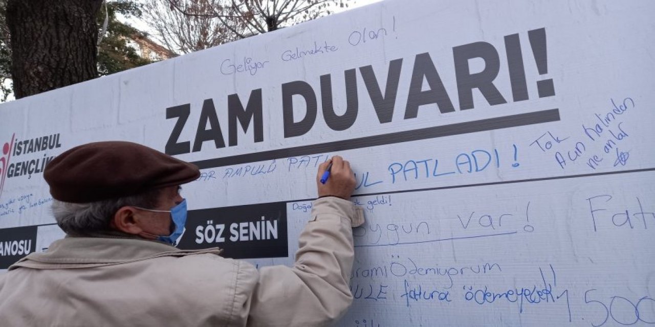 CHP İstanbul'un tüm meydanlarında 'zam duvarı' açtı: Vatandaşlar tepkilerini gösteriyor