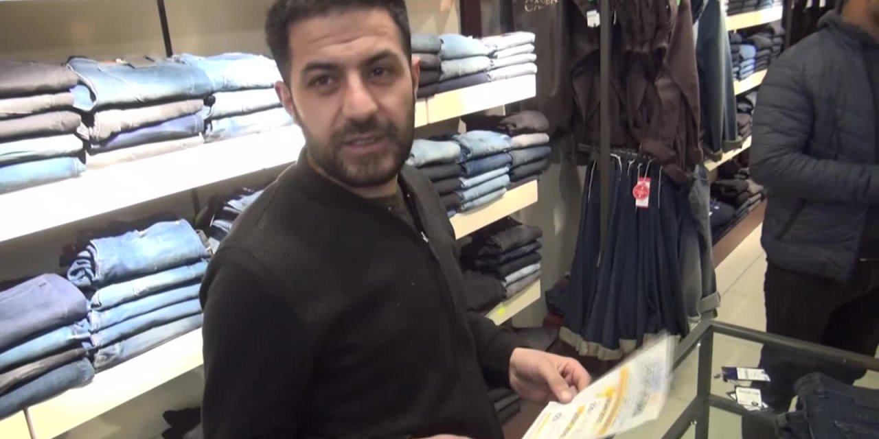 Vanlı esnaf isyan etti: "Önceden tüp sırası vardı’ diyorlar. Şimdi vatandaş gerçekten ekmek sırasına düşmüş”