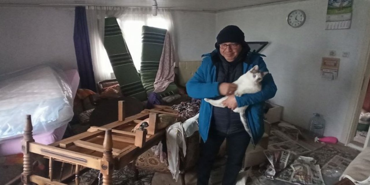 Hırsız, hırsızlığa karşı yaptırılan kapı demirini çaldı