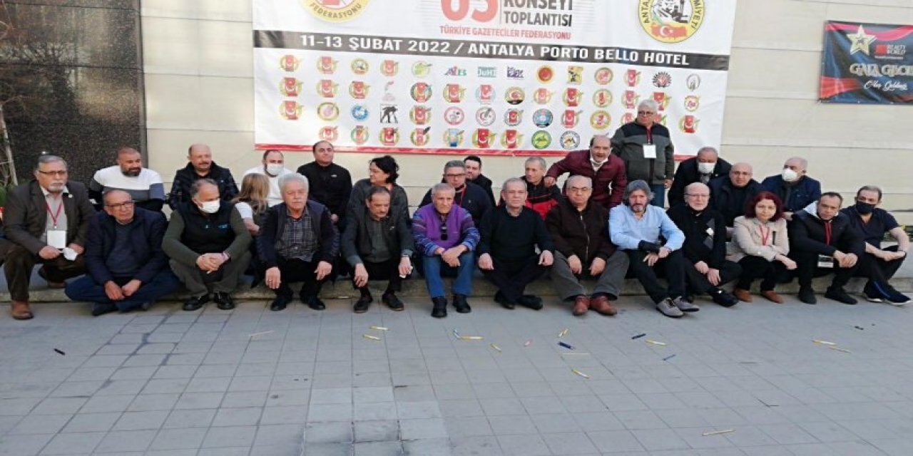 İletişim Başkanlığı'nda en ufak bir çalışma bile yapmıyor; Yerel basın kalem bıraktı