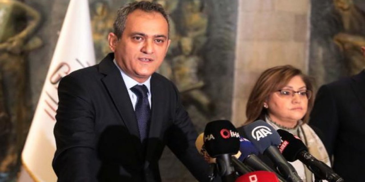 Bakan Özer'den 'Öğretmenlik Meslek Kanunu' açıklaması