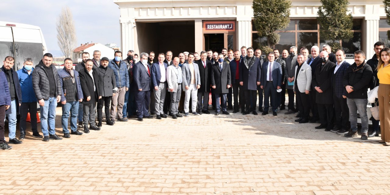 Tepebaşı Belediye Başkanı Ataç, müteahhitlerle buluştu