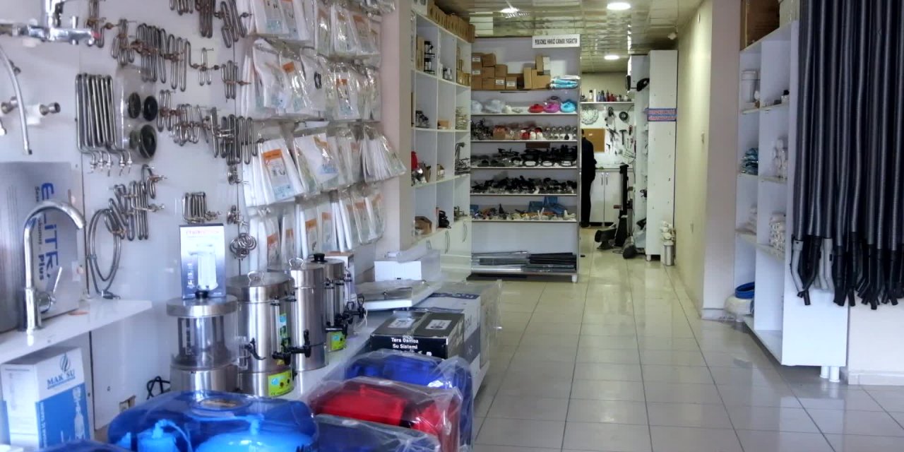 Siirtli genç: "Okuma hayalim vardı ama ekonomiden dolayı okulu bırakmak zorunda kaldım"