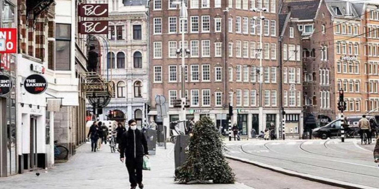 Hollanda Türkiye'yi turuncu listeden çıkardı