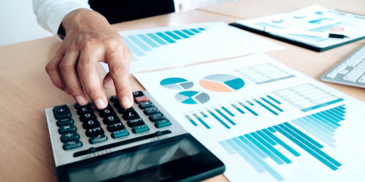 Bireysel kredi ve kredi kartı borcu nedeniyle yasal takibe alınan kişi sayısı 2021 yılında 1 milyon 704 bine çıktı.