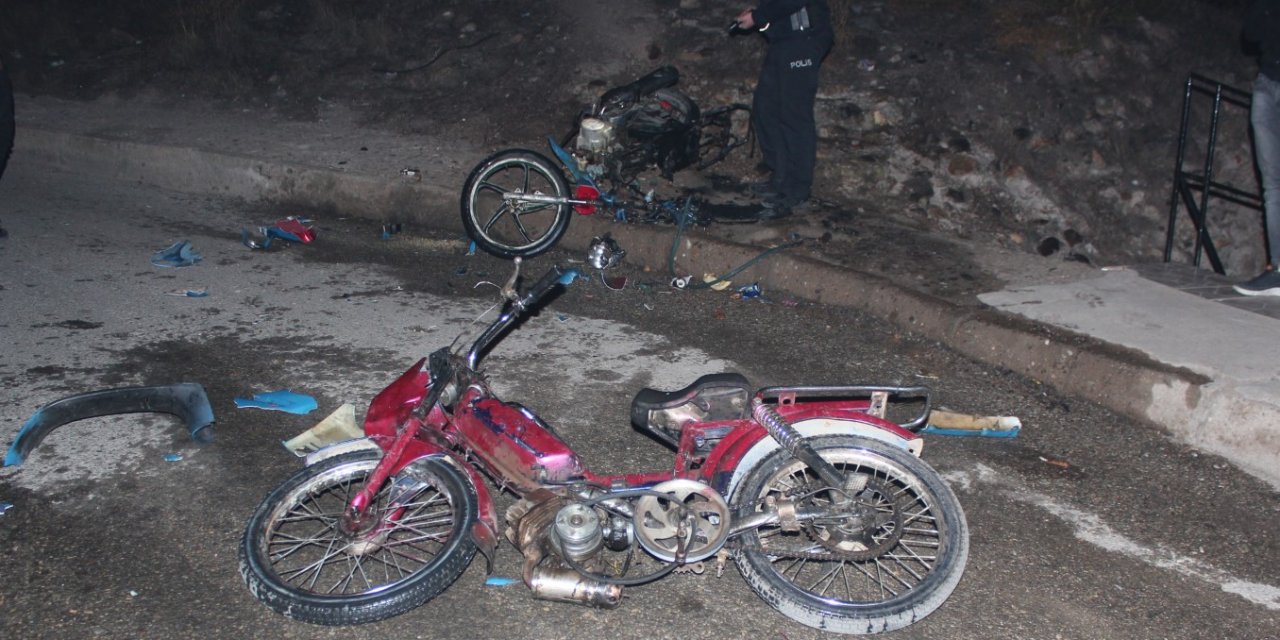 Manisa'da 2 motosikletin kundaklandığı iddiası 