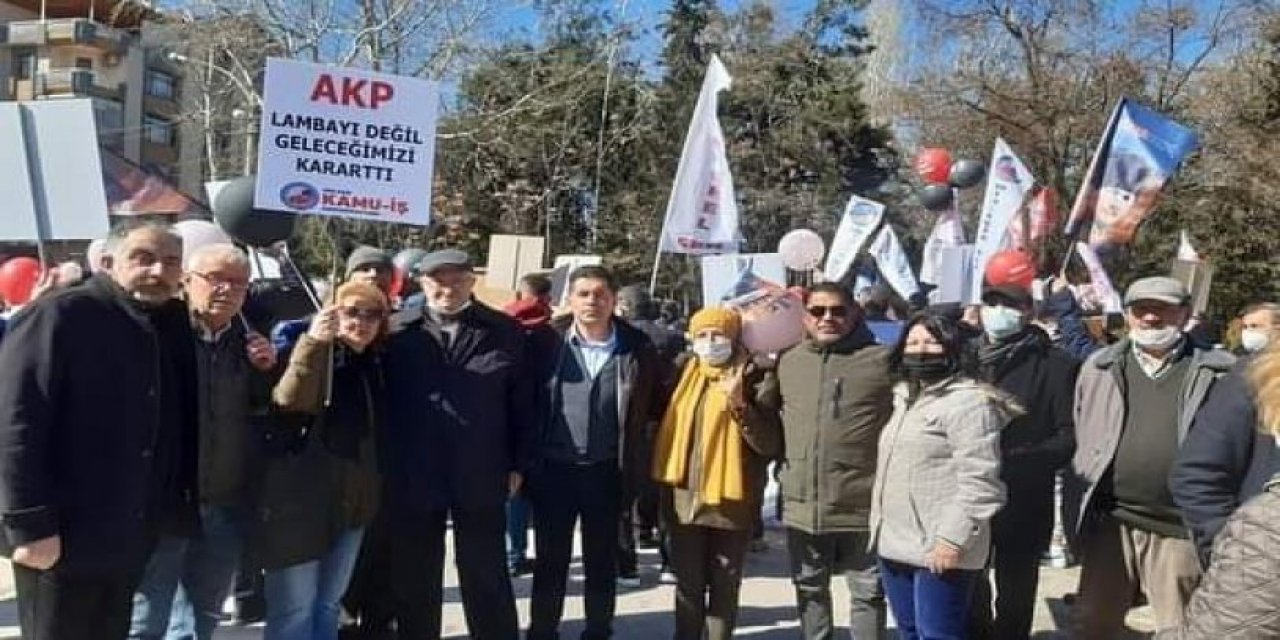 Isparta'da yurttaşlar sokakta: 'Zamlar geri alınsın, zamlı bedeller iade edilsin'