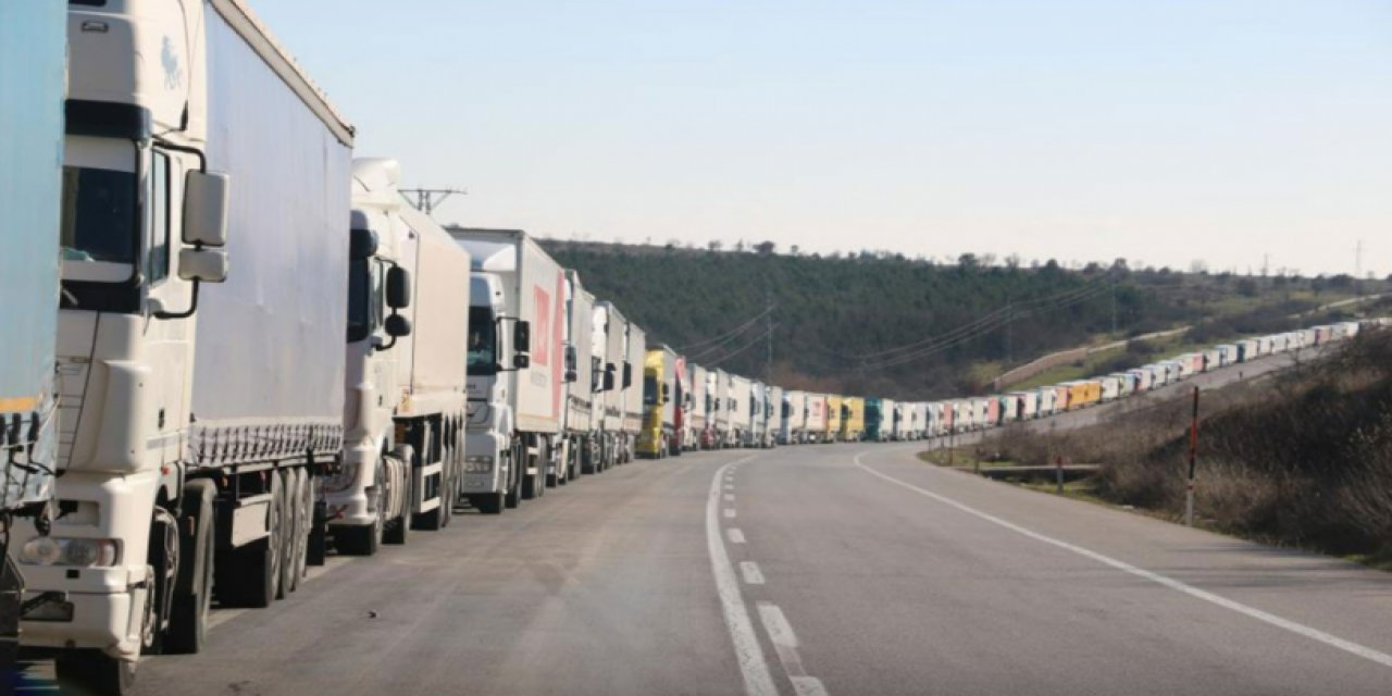 Kriz masası kuruldu: Türk TIR’ları ve gemiler dönüş yolu arıyor