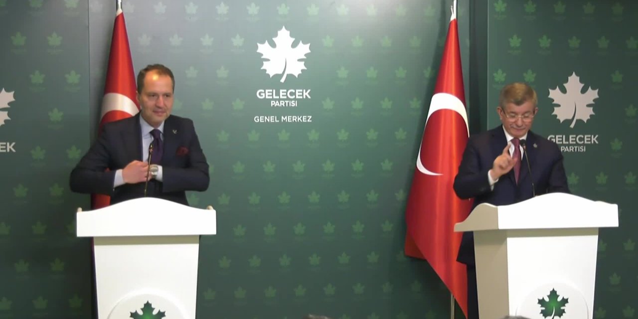 Ahmet Davutoğlu'ndan 'Ukrayna' açıklaması: "Ankara'da derhal bir kriz masası oluşturulmalı"