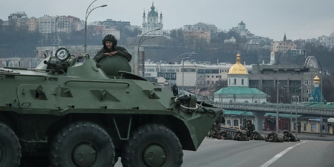 Rus ordusunu böyle bekliyorlar: Kiev’de çatışmalar artıyor, Rus tankları ilerliyor